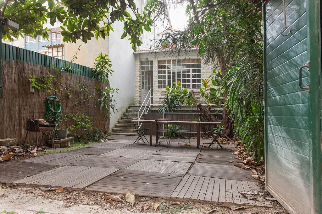 Central, Charming, Quiet, Garden And Parking Лиссабон Экстерьер фото